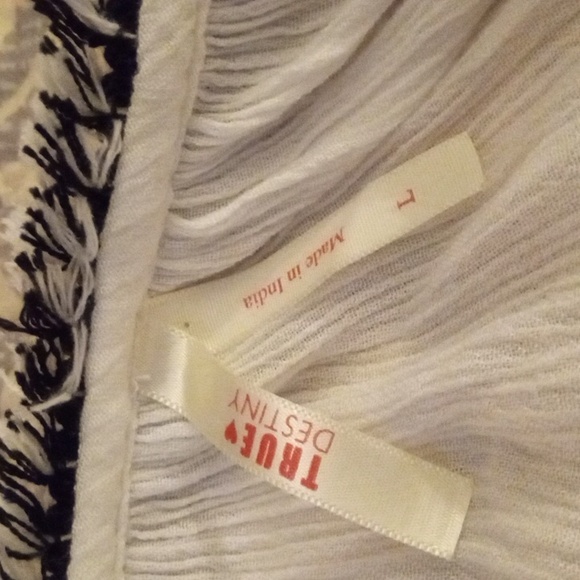 Cold Shoulder Lightweight Top - Picture 4 of 4